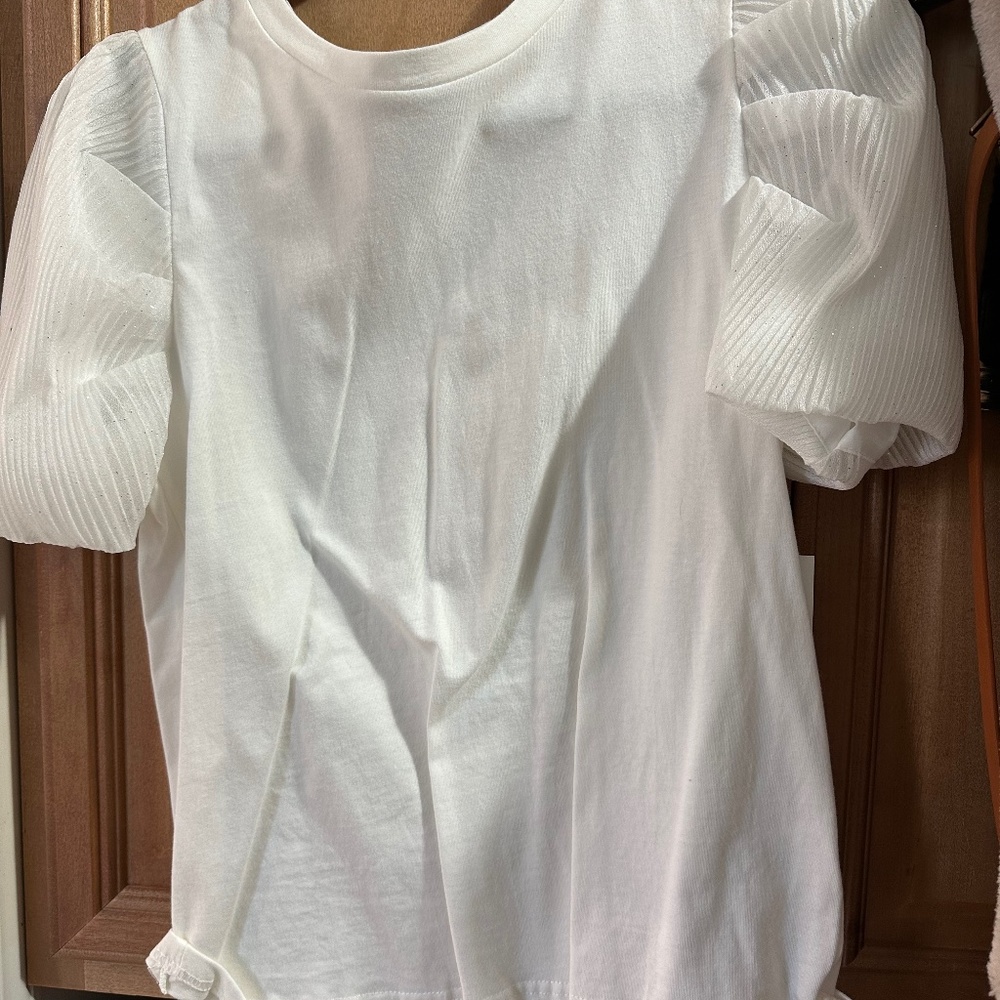 White puffy sleeve shirt— Never worn